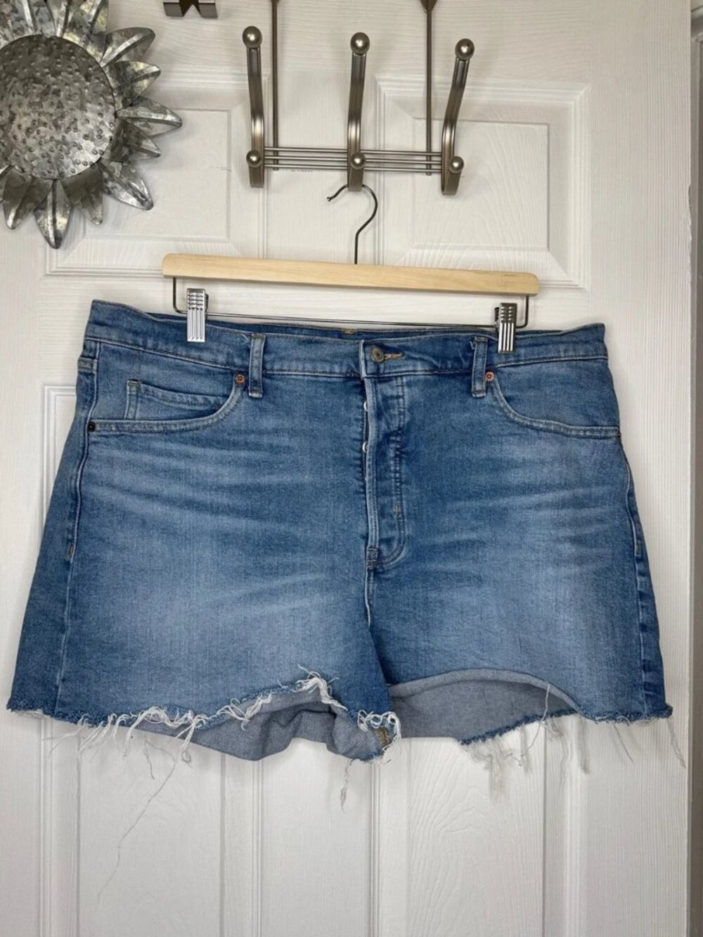Old Navy Higher High-Waisted Button Fly Sky- Hi A-Line Cut Off Jean Shorts Sz18